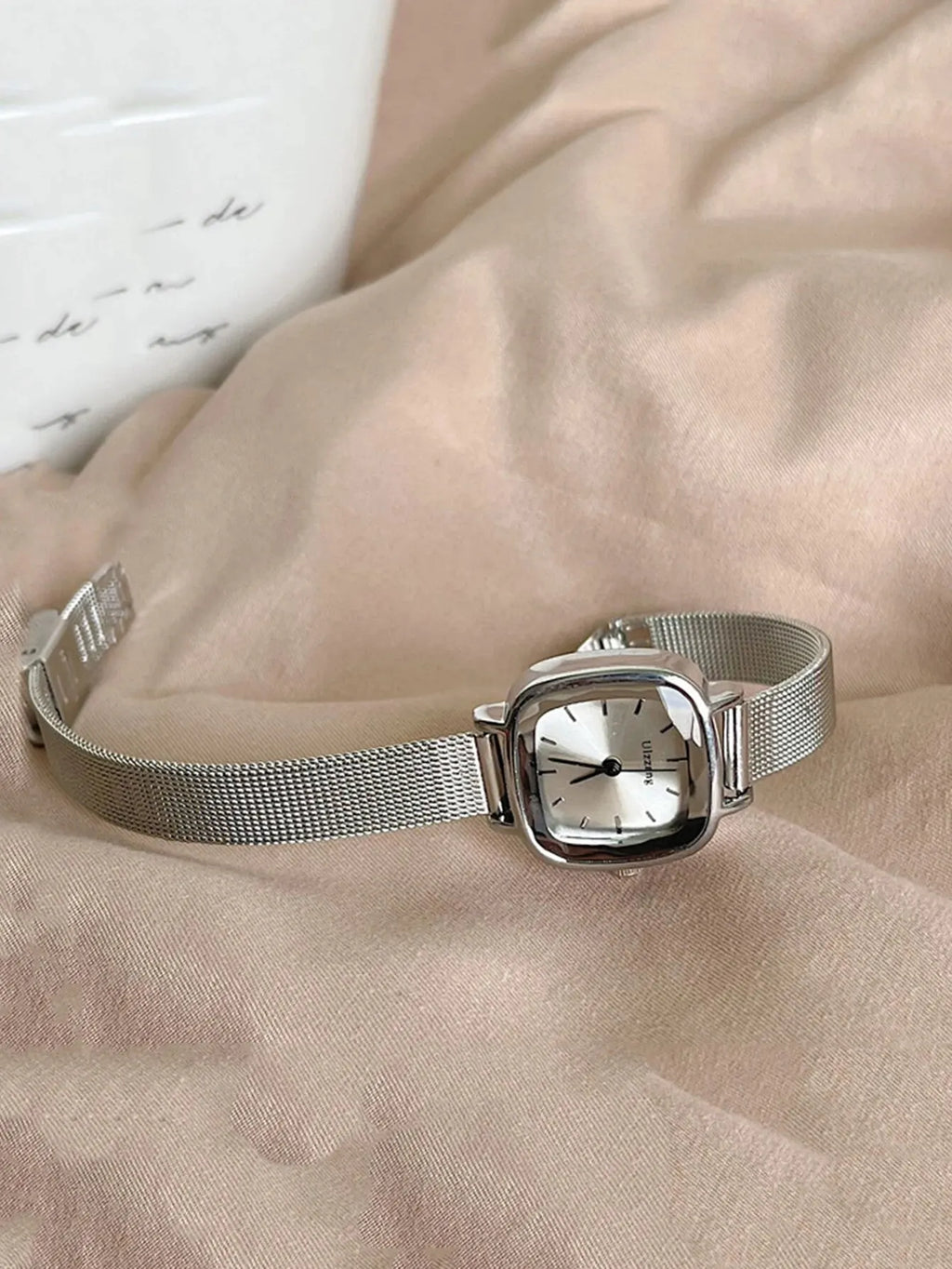 Nova Mesh Watch